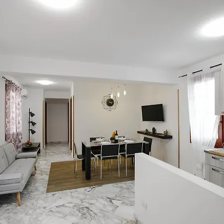 Da Vinci Mini Con Piscina Palermo